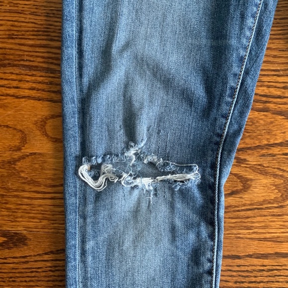 Levi’s 711 Skinny W28/L32 Ripped Knee Jeans - Picture 3 of 11